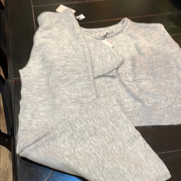 Sincerly Jules Sweaters - Gray Women's Sweater & Pants outfit